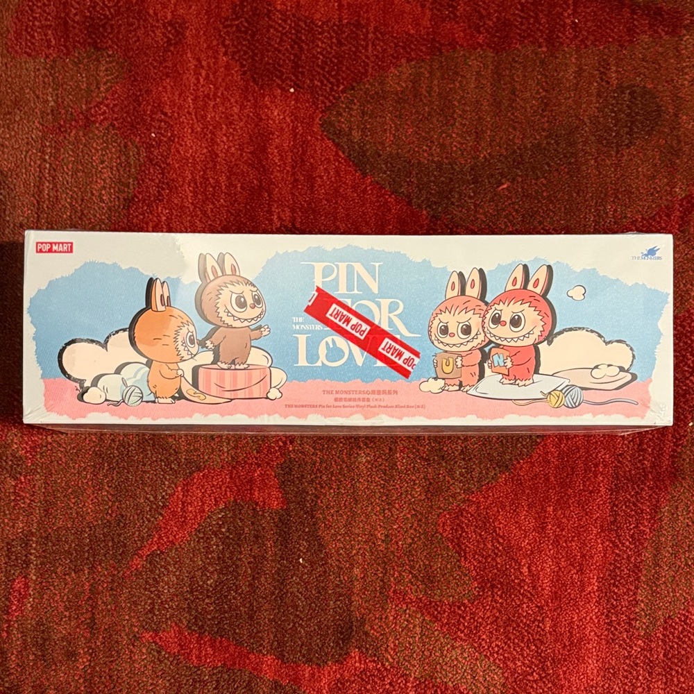 Pop Mart Pin for love Figurine Set